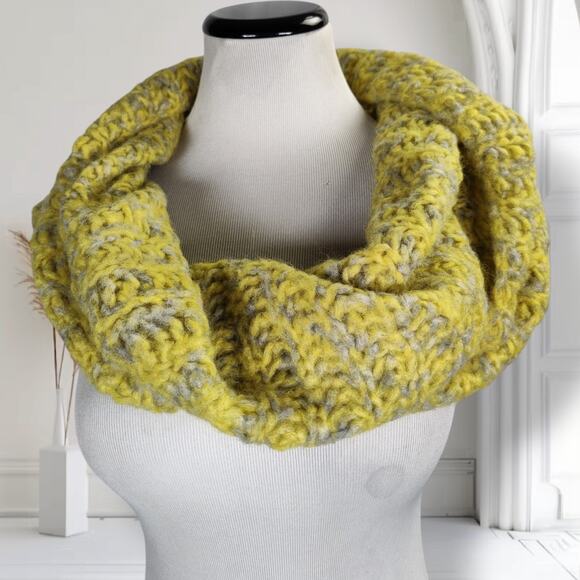 Baby Alpaca Infinity Scarf Yellow Gray Chunky Knit Soft Cozy Peruvian Made - Picture 2 of 7